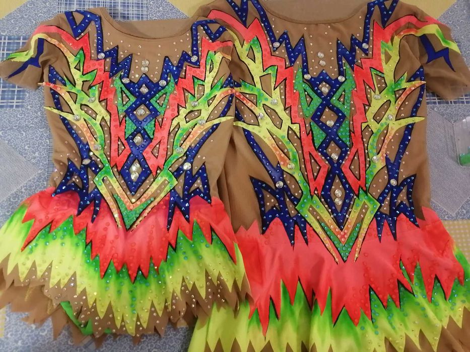 Декоратор купальников для художественной гимнастики поклейка страз