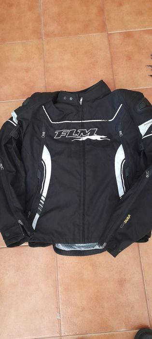 Casaco de moto preto