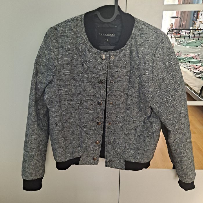 Czarno biała bomberka Top Secret  r 34