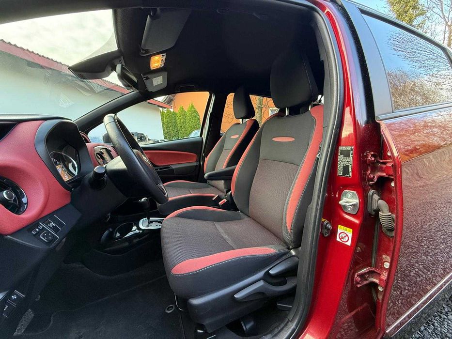 Toyota Yaris LIFT 1.5 Hybrid Automat / PREMIUM / LED / Klima / Kamera