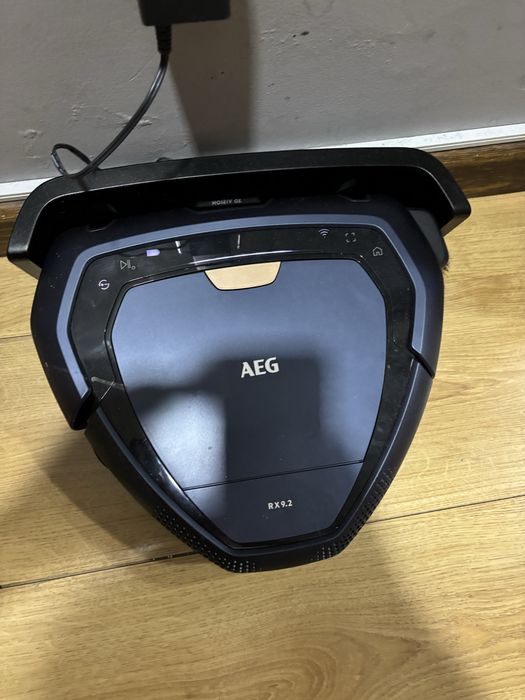 Aspirador AEG com acessórios