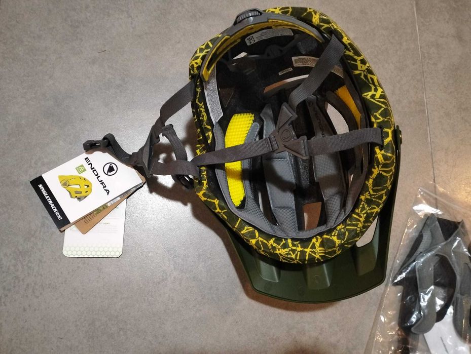Capacete Endura Singletrack  verde azeitona NOVO
