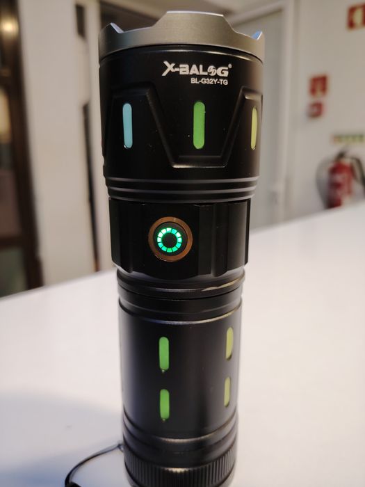 X-balog BL-G32Y TG : Lanterna compacta, leve e potente
