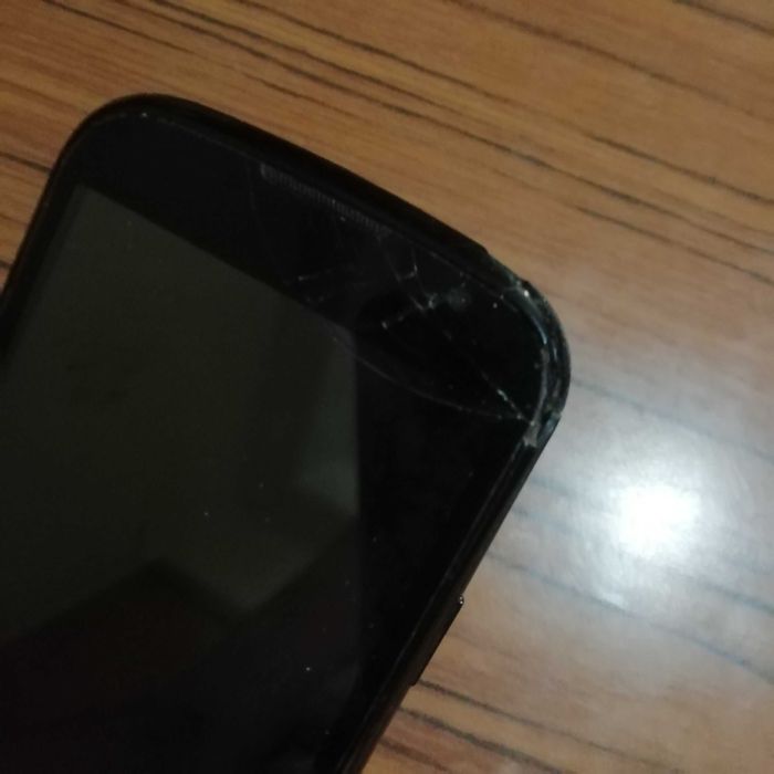 Телефон Gsmart A1