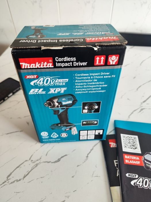 Vendo máquina Makita 40v