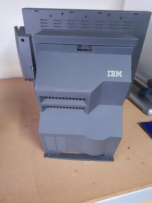 computador registro com leitura de banda magnética e impressora