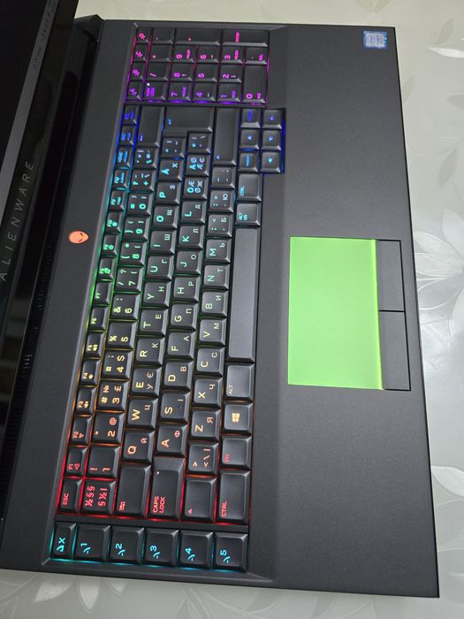 Alienware Area A51/17.3"144Hz/MXM 2080 8GB/i9-9900K/RAM:32GB/512+1TB