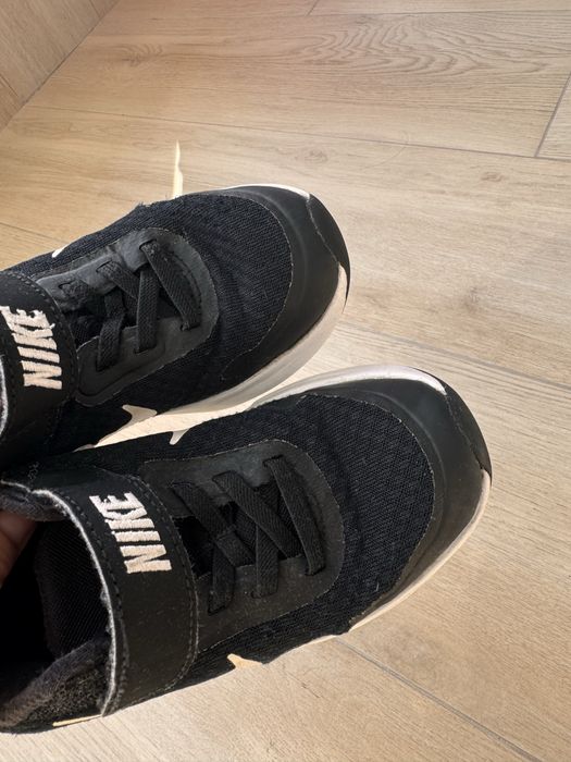Кросівки nike revolution
