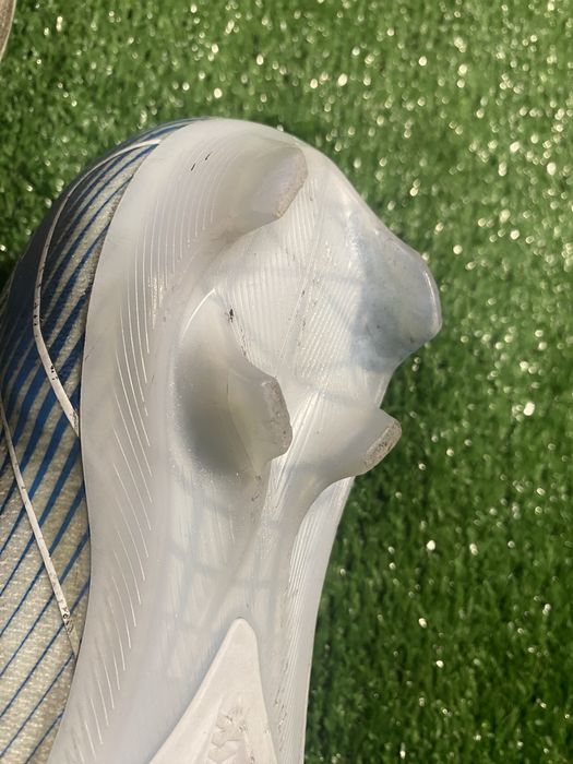 Ремонт футбольного/футзального взуття по україні