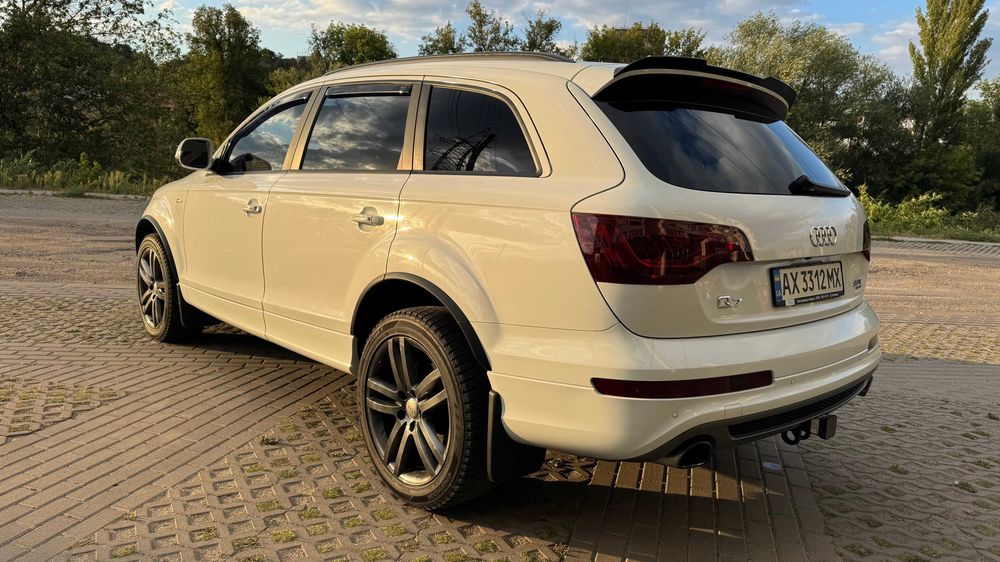 AUDI Q7 Prestige 2014
