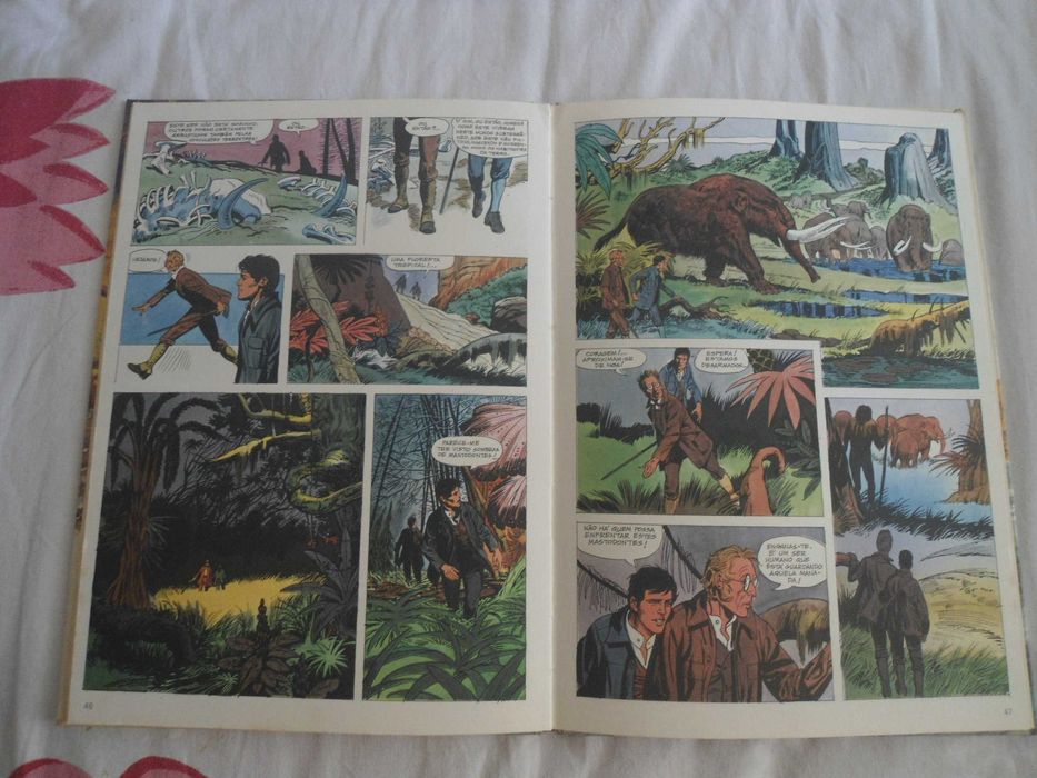 Viagem ao centro da terra por Júlio Verne (BD)