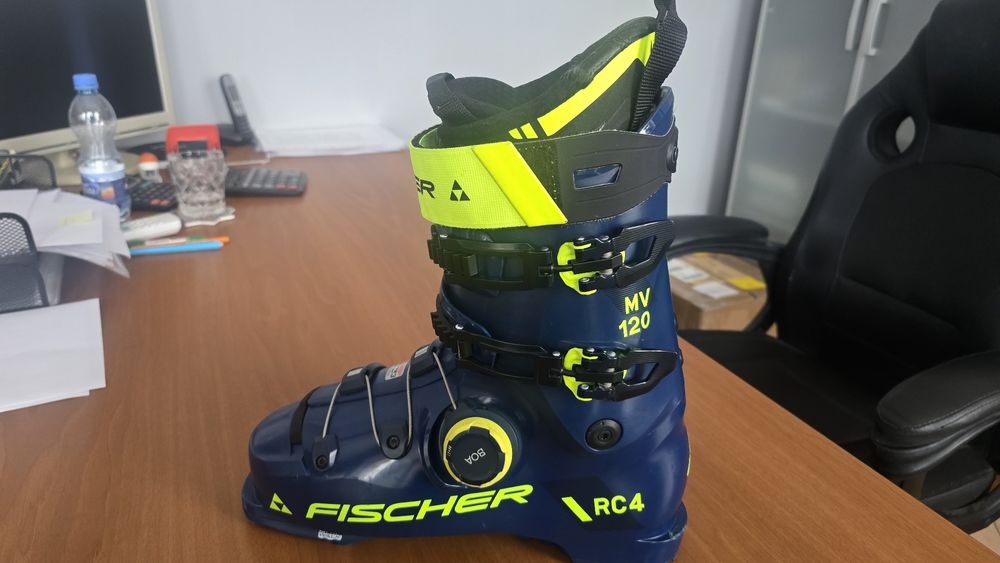 Buty narciarskie Fischer RC4 120 MV Boa r.285