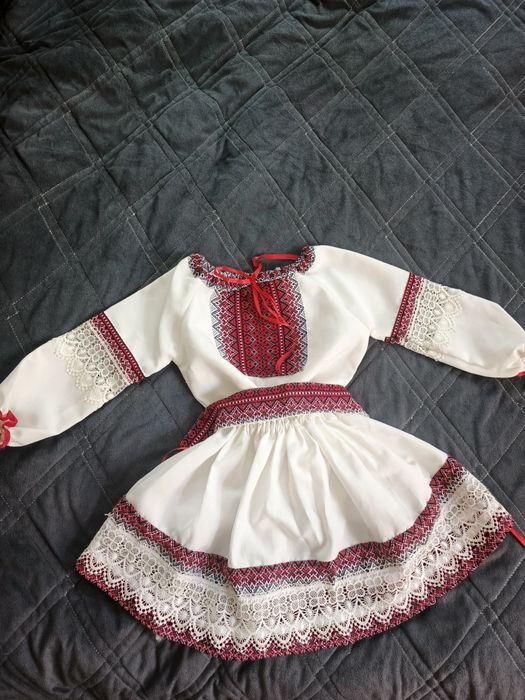 Продам вишиванку для дівчинки