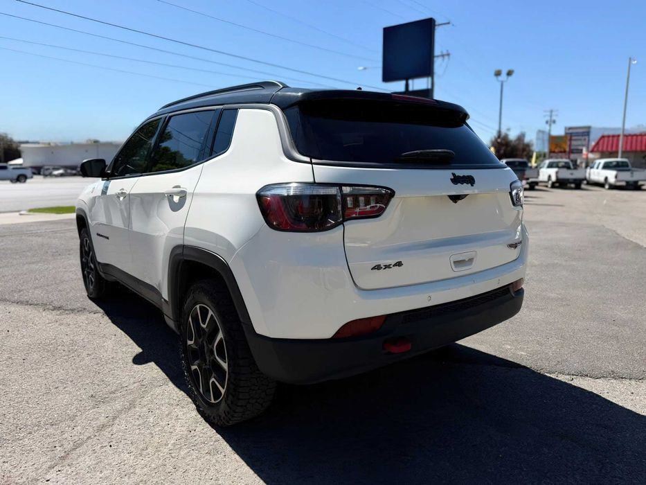 Jeep Compass      2021
