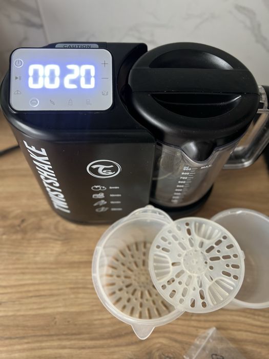 Блендер-пароварка Twistshake Baby Food Maker