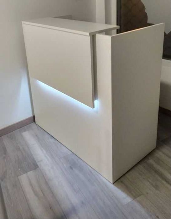 Balcões e bancadas para lojas