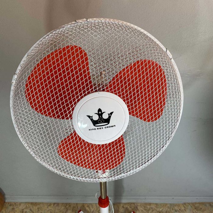 Підлоговий вентилятор Crown 40см, з таймером, 40Ват, 3 швидкості