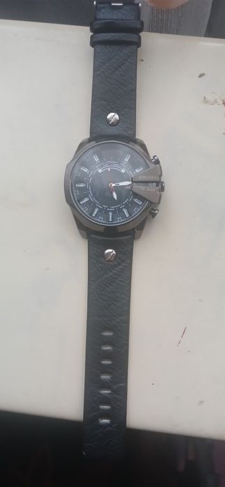 продам чоловічий годинник Diesel