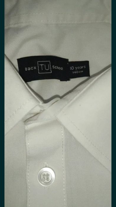 Безкоштовно віддам шкільні піджаки,рубашки  та жилети для хлопчика