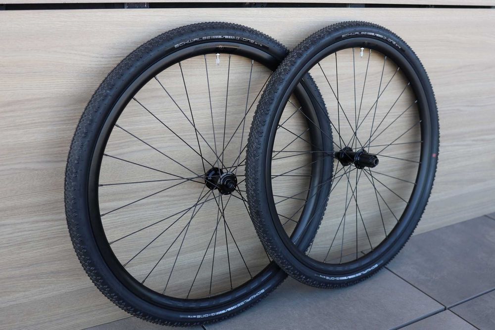 Koła obręcze Syncros Race X25 i opony Schwalbe G-One Bite Perf 700x45C