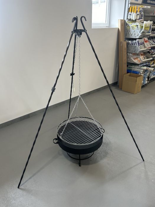 Grill ogrodowy wiszący