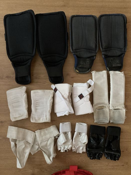 Захисти для карате (рукавиці шлем накладки щитки кіокушинкай зендокай)