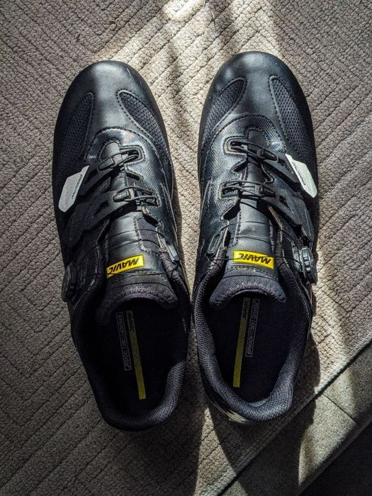 Велосипедне шоссейне вело взуття Mavic Cosmic Elite та шолом Giro Aeon