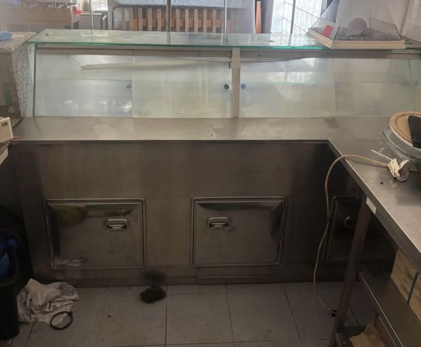 vitrine refrigerada comercial