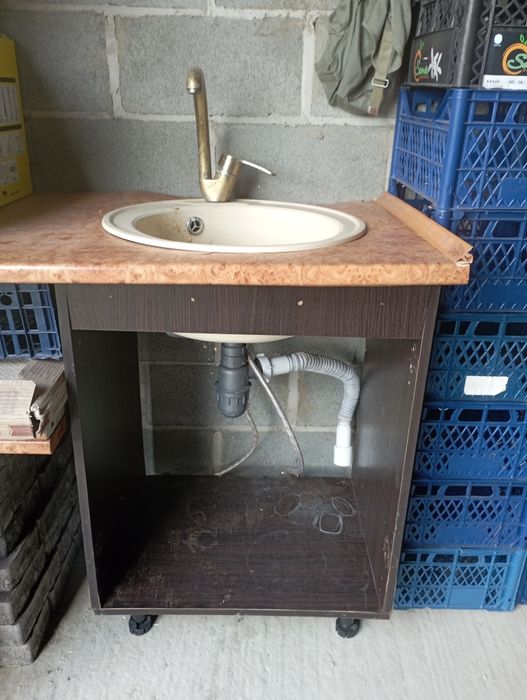 Мийка з тумбою і стільницею