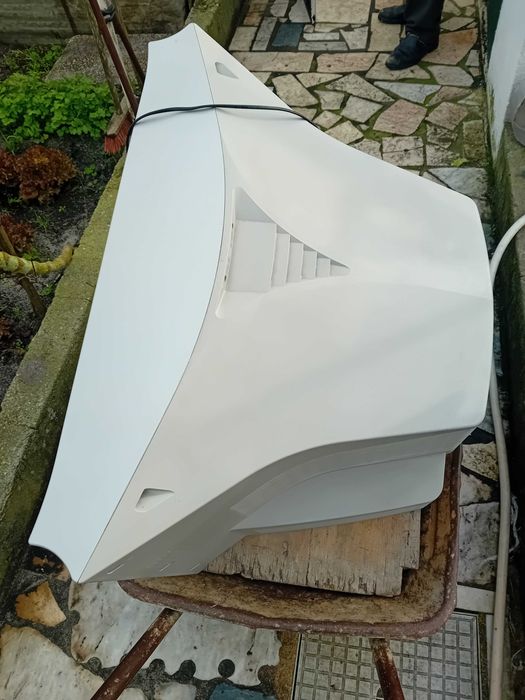 TV Sony Trinitron WEGA 16:9