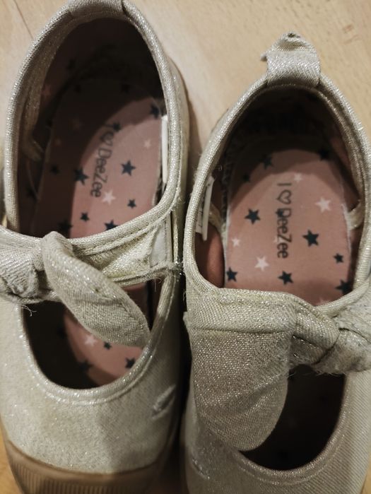 Buty na wiosnę dla dziewczynki r.28