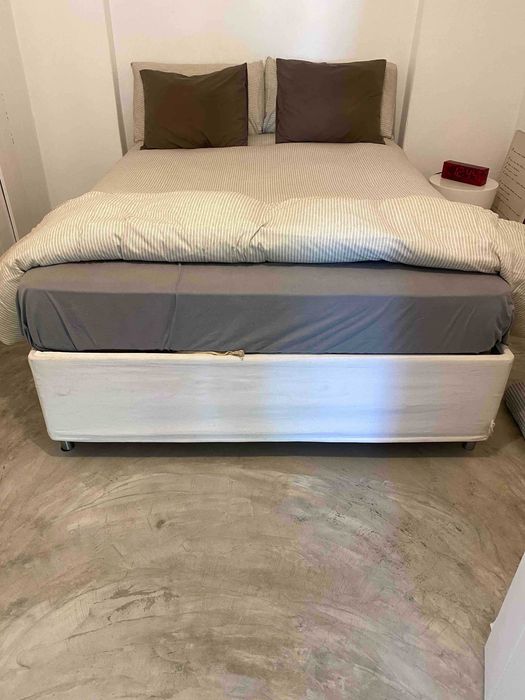 Estrutura de cama estofada tipo sommier IKEA + estrado elevatório p/arrumação | 140x200