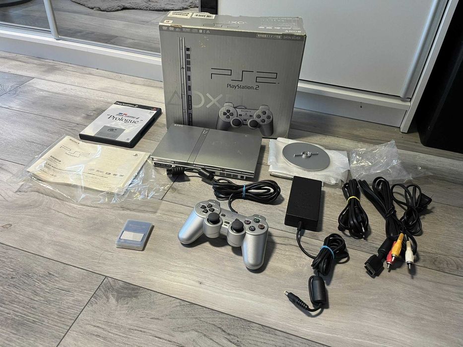 Sony PlayStation 2 Slim (PS2) SCPH-75000 Satin Silver w pudełku