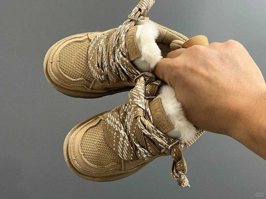 UGG Lowmel Sand r.39
