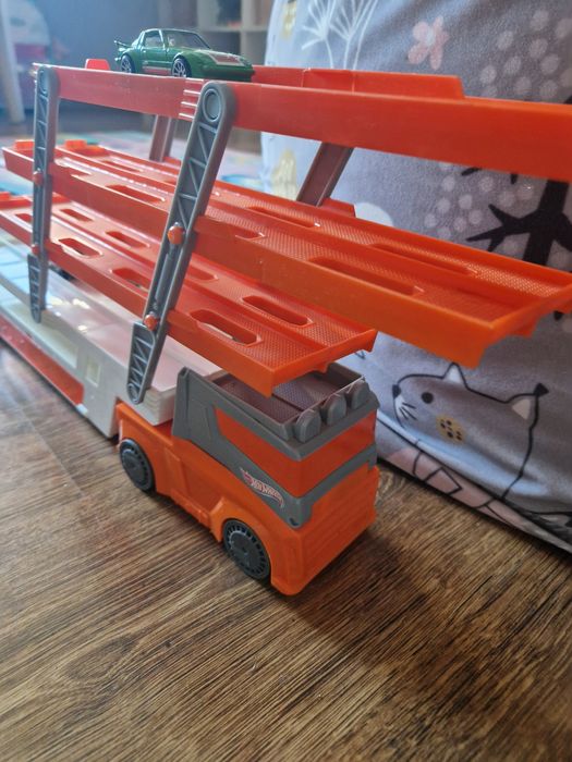 Tir transporter laweta hot wheels
