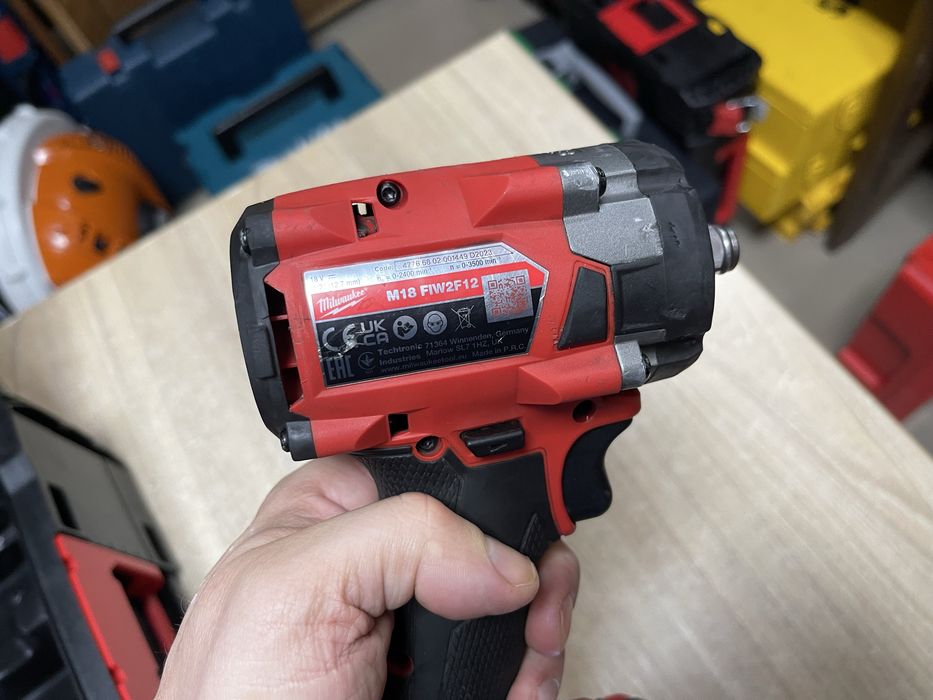 Milwaukee M18 FIW2F12 (2855-20) / гайковерт Мілвокі 339Nm 1/2