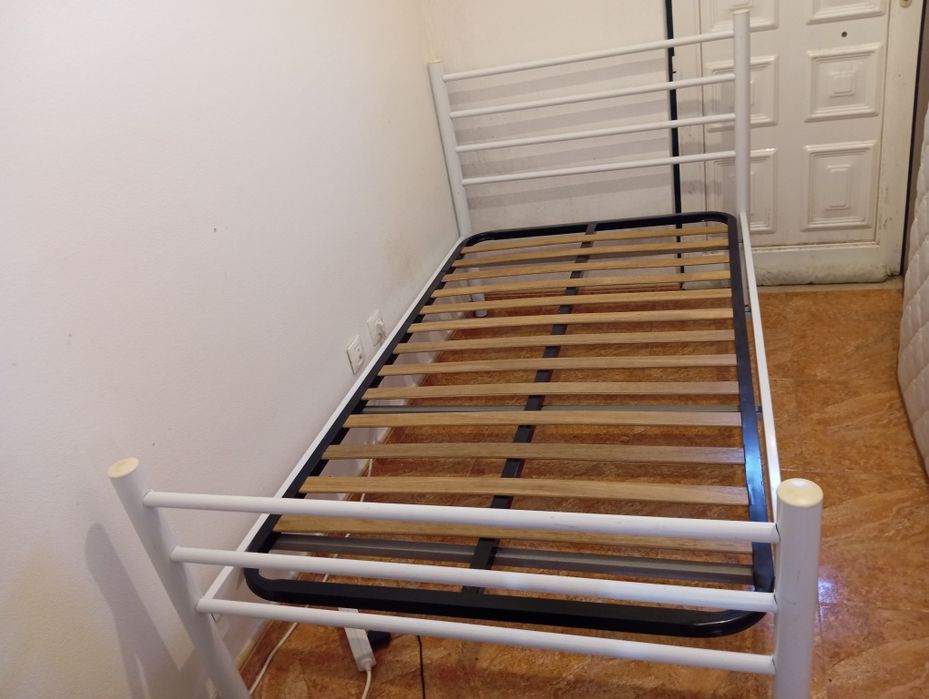 Cama de solteiro