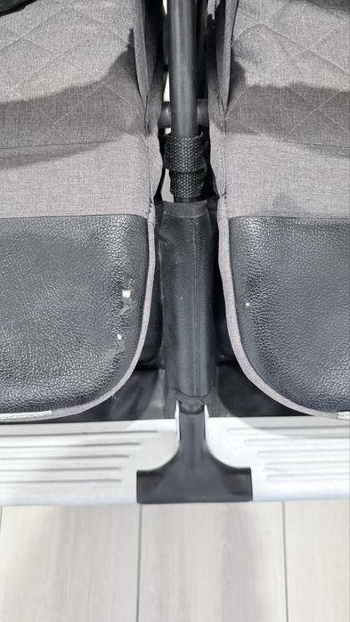 Коляска прогулянкова CARRELLO Connect для двійні