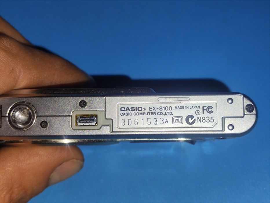 Casio - Exilim EX-S 100 + usb cradle ca-25 док станція фотоапарат