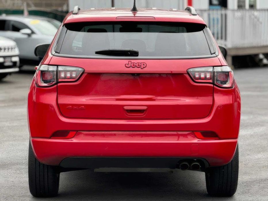 Jeep Compass      2021