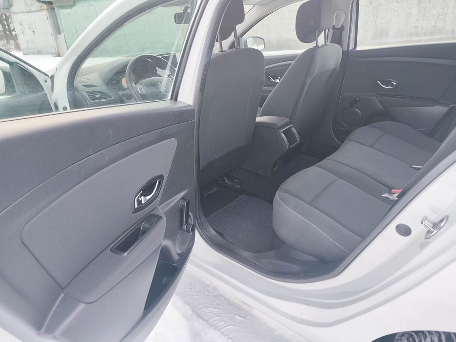 Продам Renault Megane 3 1.6 2012 универсал