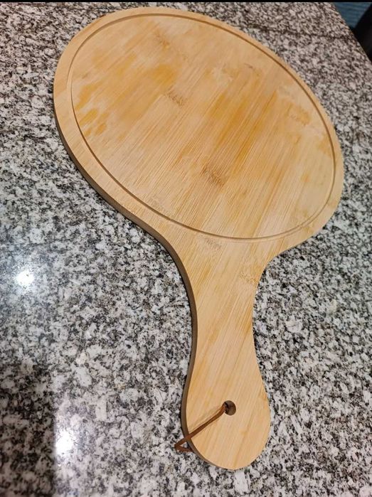 Tábuas bamboo e cestas inox