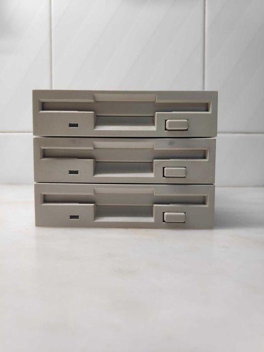 Samsung Floppy Disk Drives431319049475215360