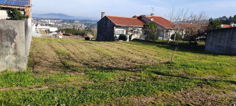 Lote de terreno com 713m².