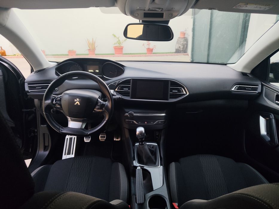 Peugeot 308 poucos km carro