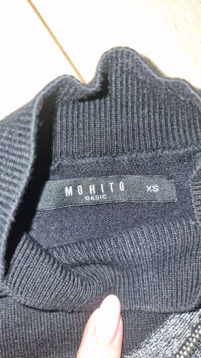 Czarny sweter Mohito