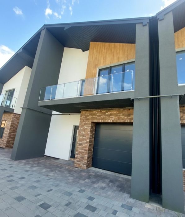 Продається Готовий до ремонту будинок  145м.кв+ власна ділянка+гараж