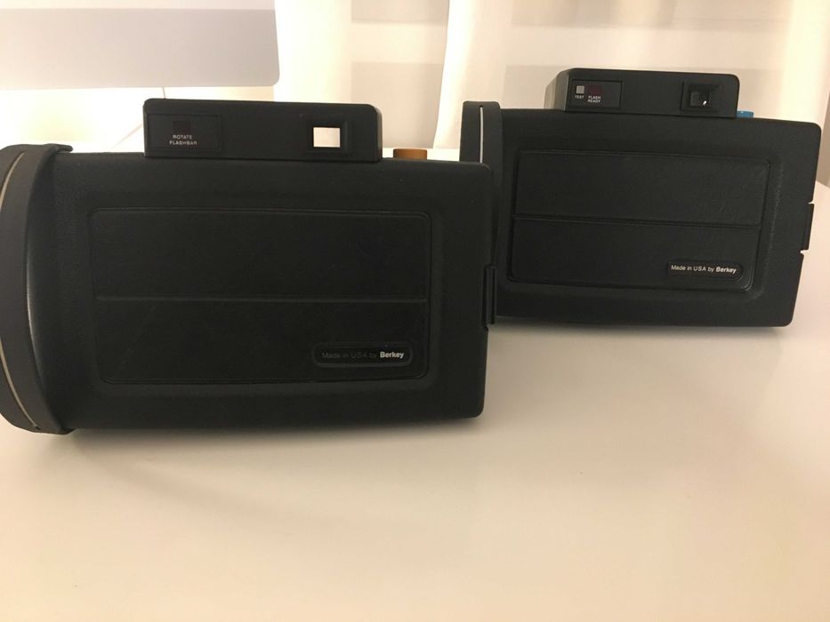Dwa polaroidy marki Keystone "Rapid Shot" i "60 Second Everflash"