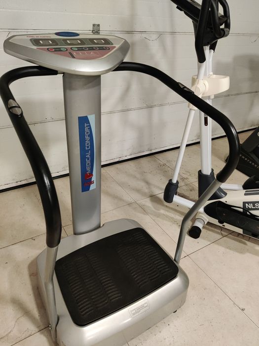 Passadeira elíptica  plataforma vibratória