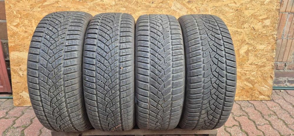 Opony zimowe 225x50R18 Goodyear 4szt Z770